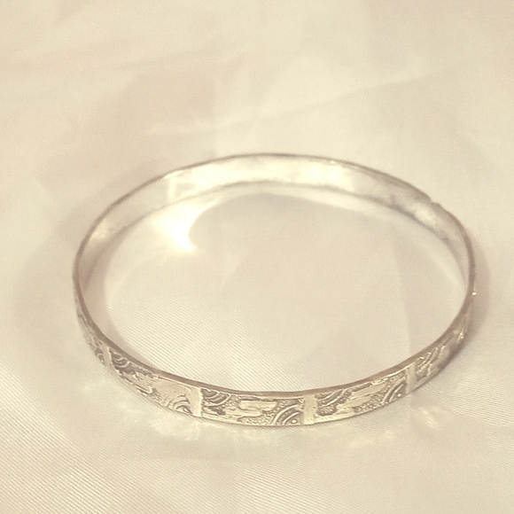 Vintage Silver Bangle - Picture 2 of 3